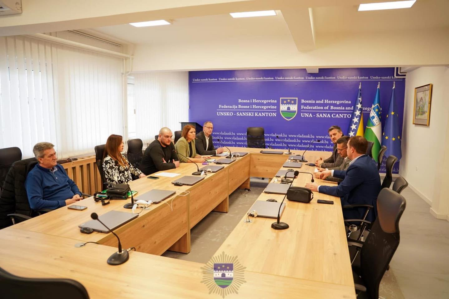 Danas je održan sastanak s predstavnicima Sindikata državnih službenika i namještenika, Sindikata policije i Sindikata policijskih službenika. Tema sastanka bila je popravljanje radno-pravnog i materijalnog statusa svih zaposlenih u ovim sektorima. Tokom sastanka razgovarano je o prioritetnim pitanjima, uključujući povećanje plata, poboljšanje uslova rada te osiguranje dodatnih prava zaposlenih. Cilj je zajednički rad na pronalaženju […]