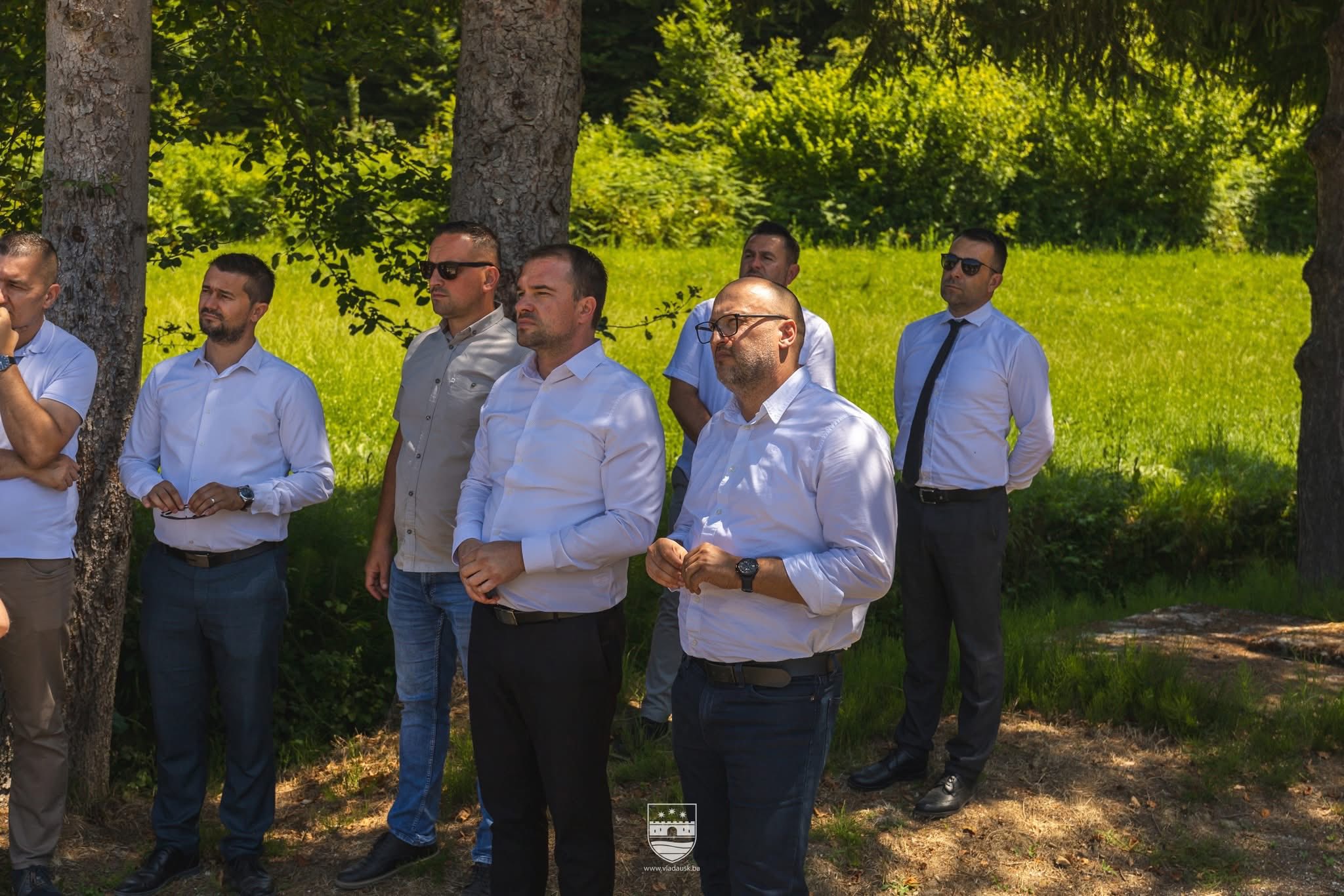 Delegacija Vlade i Skupštine Unsko-sanskog kantona, zajedno s predstavnicima Općine Ključ, danas je boravila u radnoj posjeti mjesnoj zajednici Sanica. Povod su brojni projekti koji se ove godine realizuju kroz zajedničku saradnju kantonalnih institucija i lokalne zajednice. 🔹1.160.000 KM – za asfaltiranje i modernizaciju regionalnog puta Sanica–Lanište, čime se Sanička dolina povezuje modernom saobraćajnicom s […]