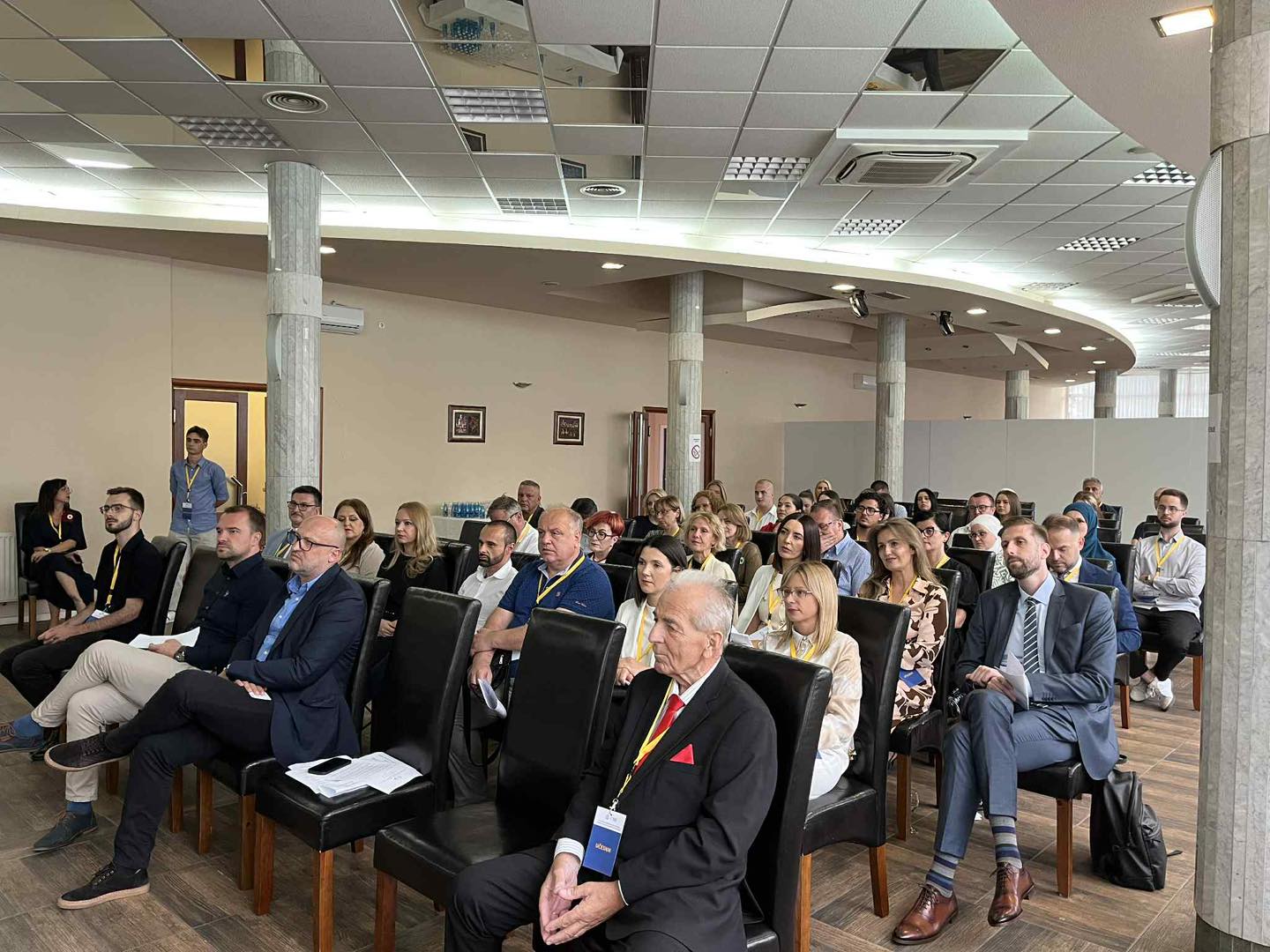Danas je u Bihaću svečano otvorena dvodnevna Međunarodna naučna konferencija pod nazivom „Bosna i Hercegovina i evropske integracije – Legislativni izazovi u pravnom sistemu Bosne i Hercegovine“, koja okuplja brojne eksperte i profesore iz zemlje i inostranstva. Otvaranju konferencije prisustvovali su premijer Unsko-sanskog kantona Nijaz Hušić i ministar finansija Danko Jakšić, čime su iskazali podršku […]